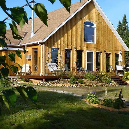Gite De La Riviere Bed & Breakfast Chibougamau Exterior photo