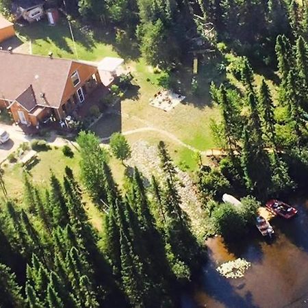 Gite De La Riviere Bed & Breakfast Chibougamau Exterior photo